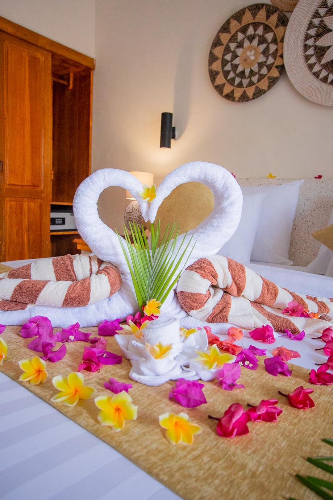 Tanis Village - Luxury Villas Gili Islands Exterior photo
