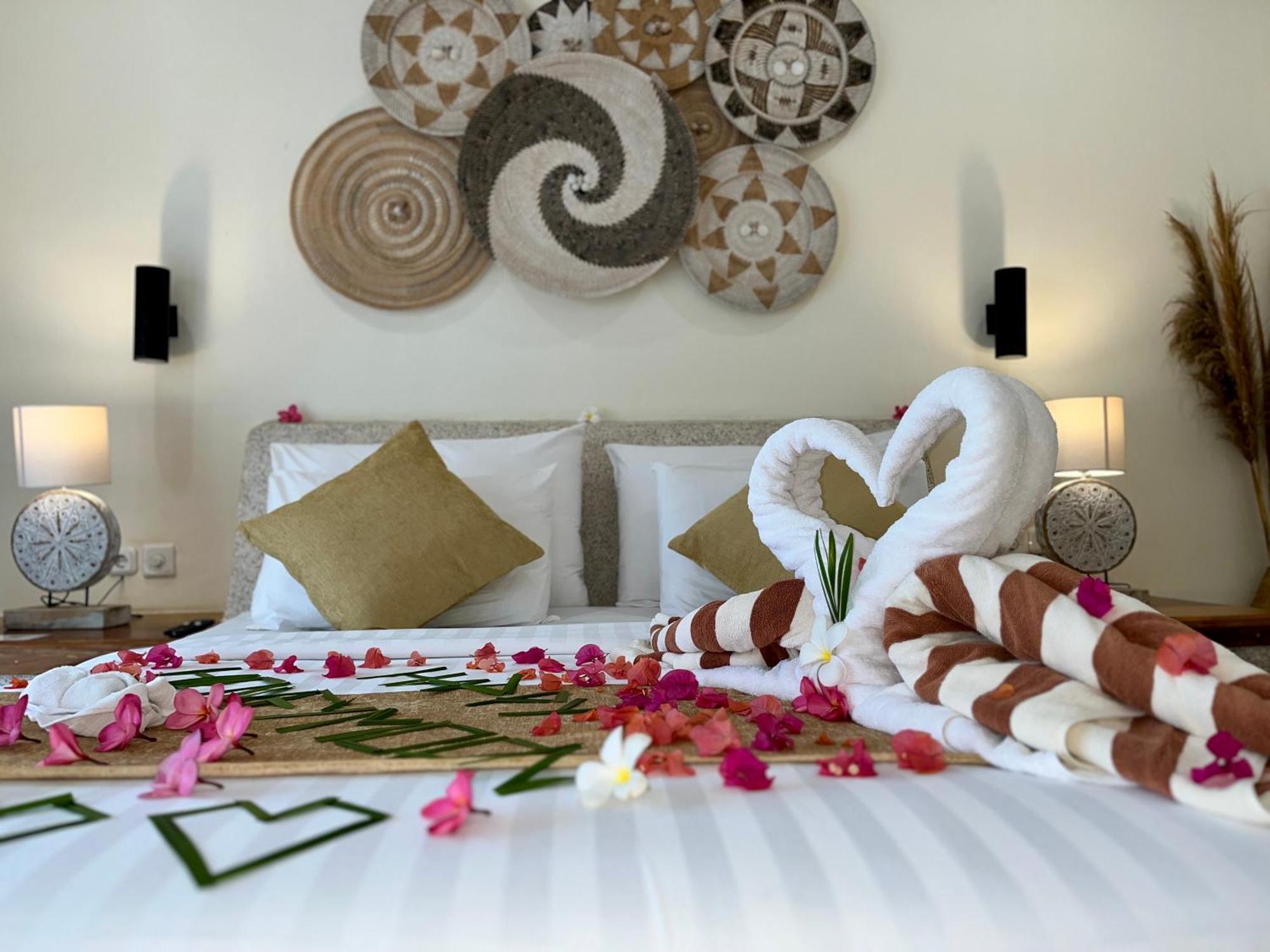 Tanis Village - Luxury Villas Gili Islands Exterior photo